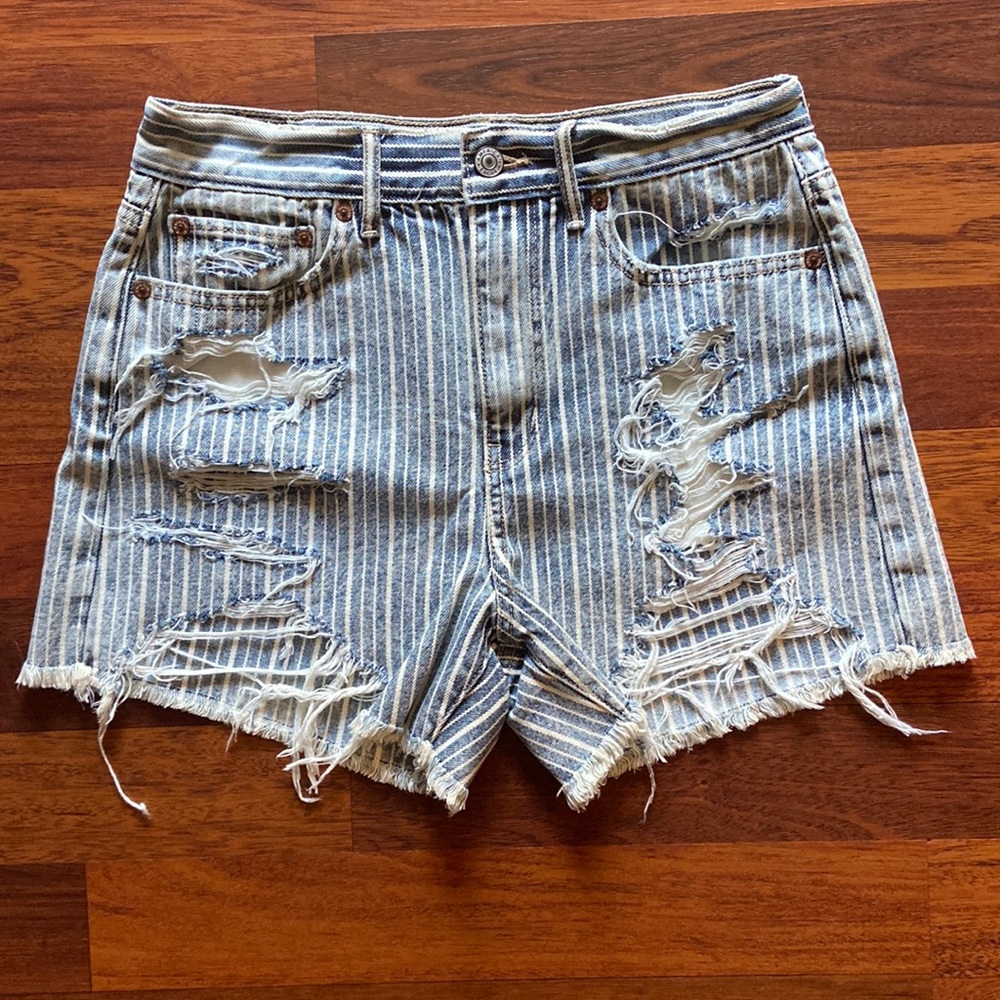 NWOT Women’s American Eagle Pinstripe Shorts
